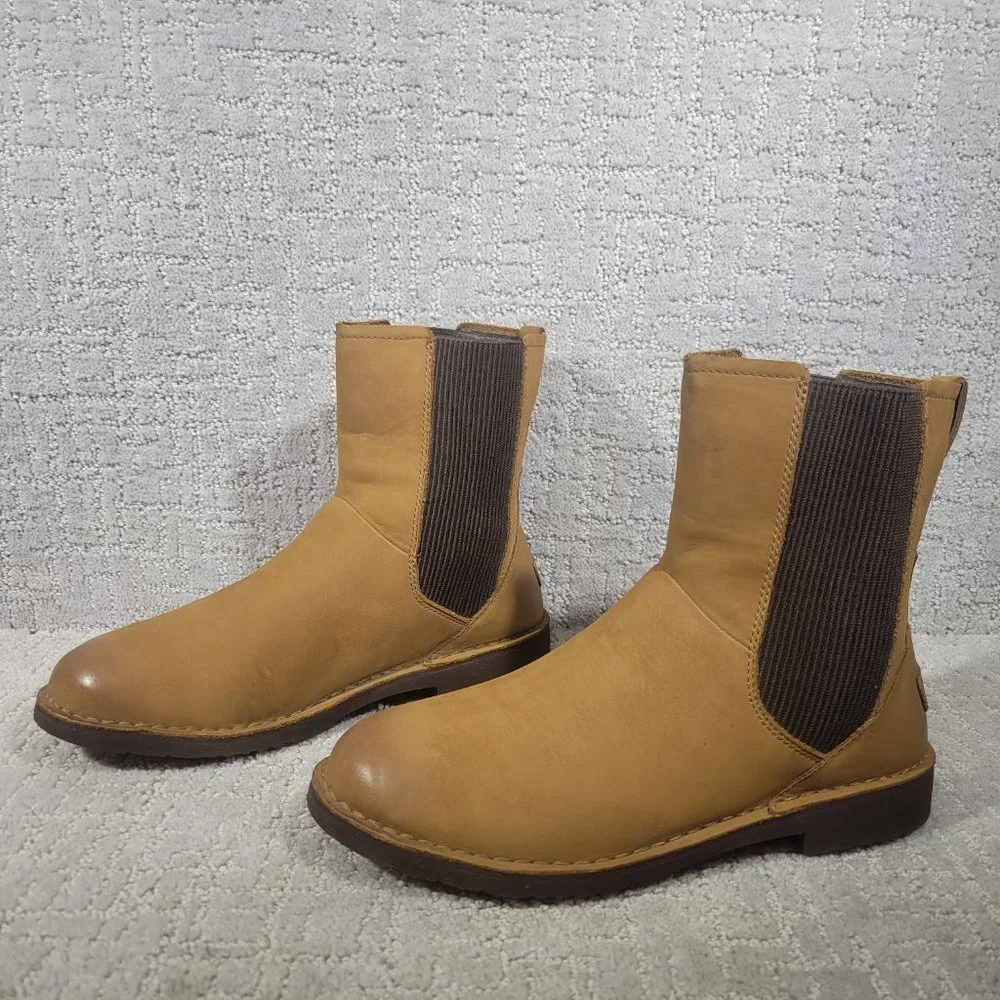UGG Larra Womens Size 10.5 Chestnut Water Resistant Nubuck Leather Chelsea Boots